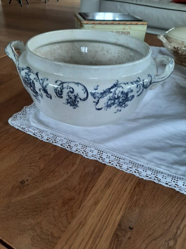 Soupière ancienne modèle Cactus