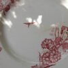 Ensemble d'assiettes décor rouge Terre de Fer manufacture belge de Nimy – Image 3