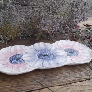 Plat en forme de 3 fleurs en faïence