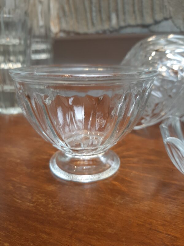 Coupelle en verre sur pied