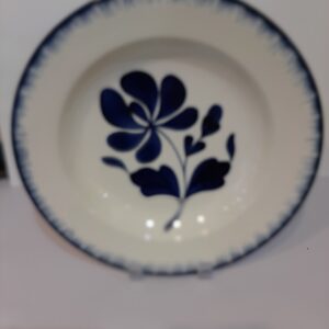 Assiette creuse fleur bleue