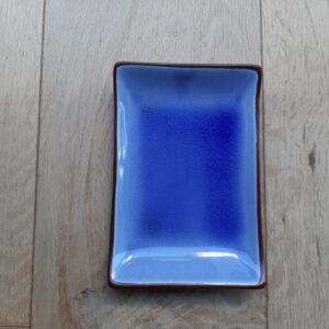 Assiette rectangulaire bleue