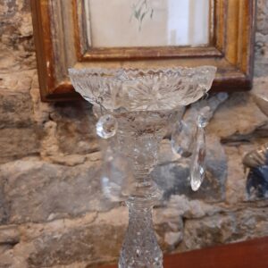 Bougeoir en verre moulé
