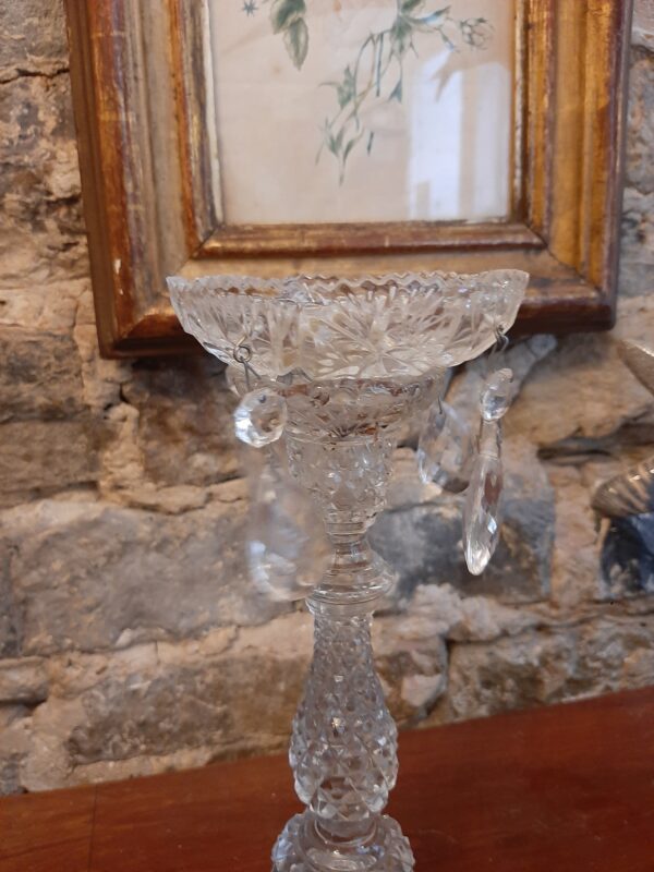 Bougeoir en verre moulé