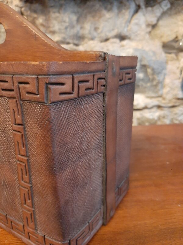 Boite à courrier en cuir et bois – Image 2