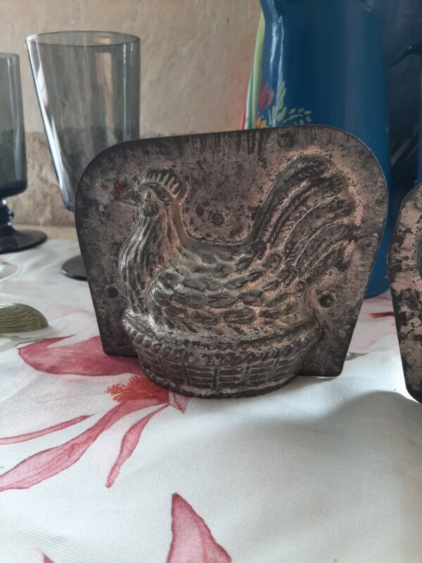 Lot de 2 anciens moules en fer