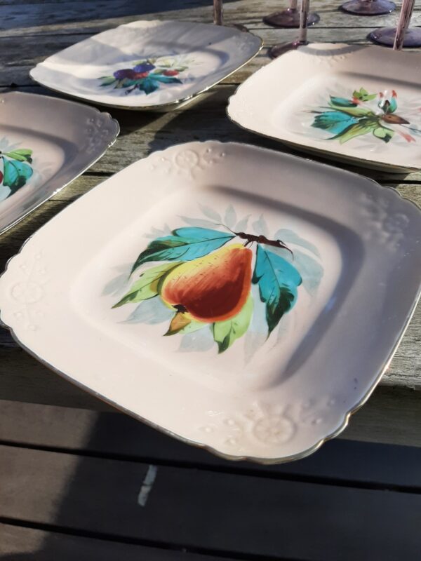 Assiettes anciennes décor fruit – Image 10