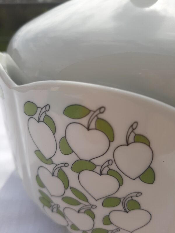 Plat de service en porcelaine